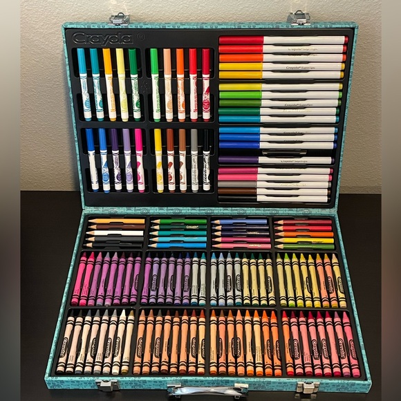 Crayola Minions Inspiration Art Case • 140 pieces • Like  🆕 - Picture 8 of 14